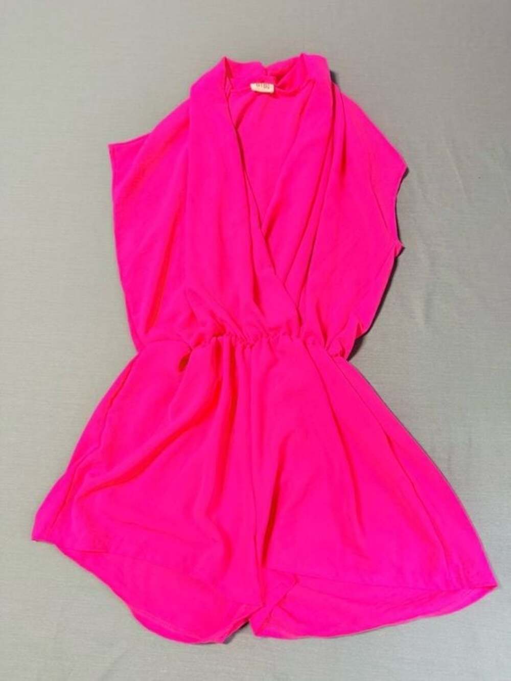 BiBi Hot Pink V-Neck Surplice Romper Neon Fuchsia Blouson Romper Sz medium